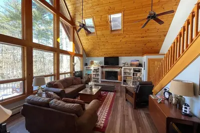 Image de Nouvelle liste pour 2020-Spacieux Kezar Lake Cabin Ă Lovell, Maine