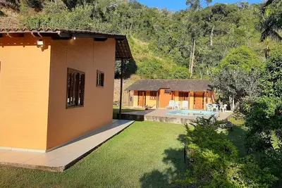 Image de Belle et confortable maison en place, avec nature préservée, piscine et étang de pêche