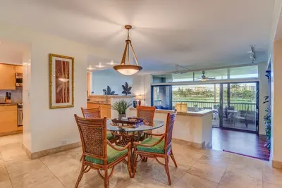 Image de Immense condo 2/2 avec climatisation centrale sur le terrain de golf, à quelques pas de la plage! !