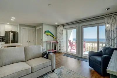 Image de Rénovation complète-Oceanfront-Pool-Keyless Checkin