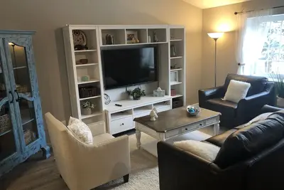 Image de À couper le souffle, mise à jour de la maison 3 Br / 2 Ba près des réservoirs Cherry Creek et Quincy