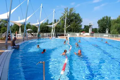 Image de Joli appartement dans une maison de vacances avec piscine, Wifi, climatisation, terrasse et parking