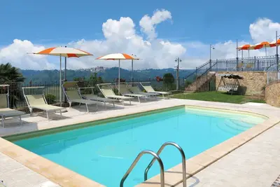 Image de Confortable appartement pour 4 personnes avec piscine, Wifi, Tv, patio, animaux admis et parking
