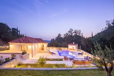 Image de Villa Doline - Villa 2 Chambres avec Piscine et Aire de Jeux