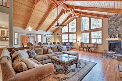 Image de Nouveau! Munds Park Home avec 1. 5 acres et volleyball!
