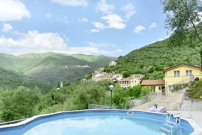 Image de Agréable appartement avec piscine, Tv, terrasse, animaux admis, vue panoramique et parking