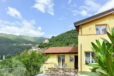 Image de Confortable appartement avec piscine privée, Tv, patio, animaux admis, vue panoramique et parking