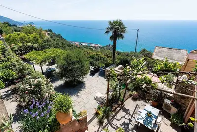 Image de Agréable appartement pour 5 personnes avec Wifi, climatisation, Tv, patio et parking
