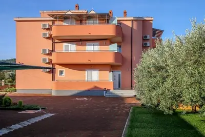 Image de Appartement de deux chambres avec la terrasse et la vue sur le mer Nevidane, Pasman (A-18054-c)