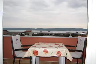 Image de Appartement d'une chambre avec la terrasse et la vue sur le mer Nevidane, Pasman (A-18054-e)