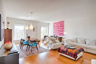 Image de Chiado 1 - Carmo Square - Recently renovated apartment with great view of the River Taugus and São J