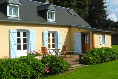 Image de Maison de charme rénovée avec jardin clos, proche Gerberoy et Beauvais, idéale pour familles et randonneurs