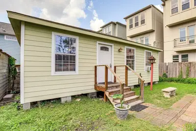 Image de Nouveau! Private Houston Hideaway: Marchez vers les hauteurs