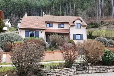 Image de Belle Villa avec piscine sur les hauteurs de Salins les Bains