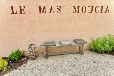 « Le Mas Moucia », Villa en Provence avec vue sur le Ventoux, 5 chambres, piscine