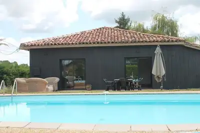 Image de Maison de campagne avec piscine