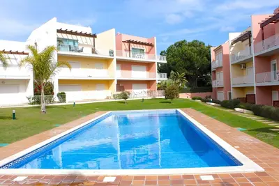 Image de Appartement Marabi Brown, Ac, balcon, piscine! Nouveau!
