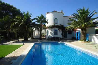 Image de Charmante villa pour 10 personnes avec piscine privée!