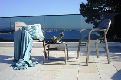 Image de Appartement unique avec vue sur la mer - Villa en bord de mer, piscine, salle de gym, emplacement fabuleux, Vodice