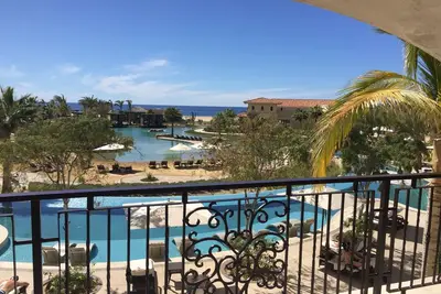 Image de Luxueuse Master Suite au Grand Solmar Rancho San Lucas. Sur le nouveau Greg Norman Gc