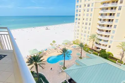 Image de 2 chambres, 2 salles de bain condo de luxe en bord de mer sur la plage vierge de Clearwater