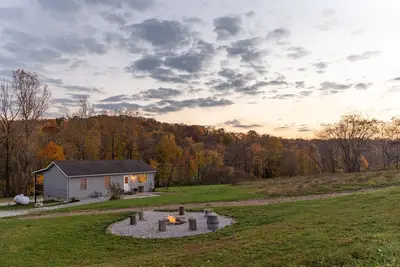 Image de Rénové, élégant 3br près de Mohican & Snow Trails