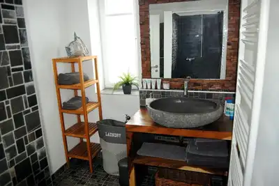 Image de Appartement (56 m²) dans la région métropolitaine de Hambourg et pourtant idéalement situé