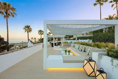 Image de Villa La Luisa - Beachfront Villa on Golden Mile!