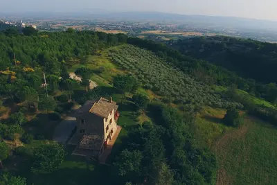 Image de La Dimora nella natura: des vacances dans une villa avec un grand parc exclusif.