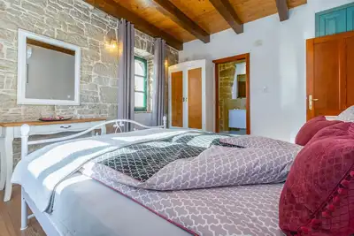 Image de Maison traditionnelle istrienne Dvor strica Grge, accessible aux vélos