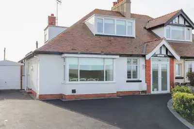 Le Yatt, Rhos-On-Sea