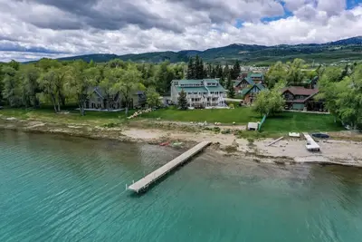 Image de Spinnaker Point Dr - Unbeatable Beach Front property for a large group!