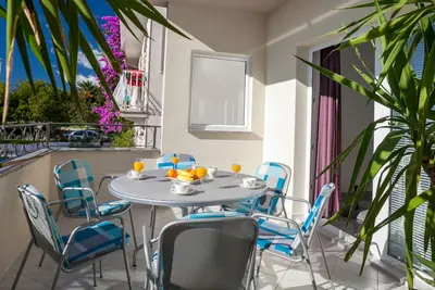 Image de Appartement de trois chambres prés de la plage Tucepi, Makarska (A-2677-c)