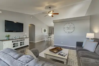 Image de Maison exceptionnellement propre et relaxante avec toutes les commodités!