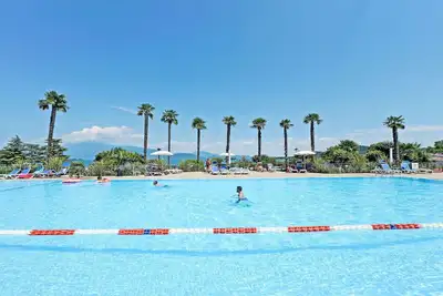 Image de Joli appartement avec piscine, Wifi, climatisation, Tv, terrasse, animaux admis et parking