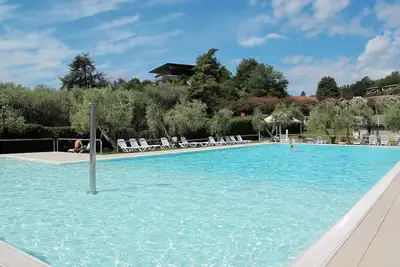 Image de Agréable appartement avec climatisation, Wifi, piscine, Tv, terrasse, animaux admis et parking