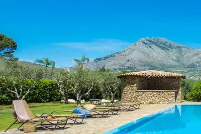 Image de L'Ulivo Blu - One-bedroom with Garden