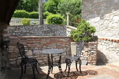 Confortable appartement pour 3 personnes avec piscine, Wifi, Tv, patio, animaux admis et parking