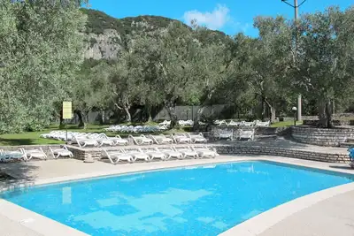 Bel appartement pour 7 personnes avec piscine, Wifi, Tv, terrasse et parking