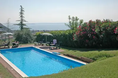 Image de Joli appartement pour 5 personnes avec climatisation, Wifi, piscine, Tv, patio et animaux admis