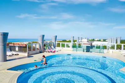 Image de Agréable appartement pour 6 personnes avec piscine, Wifi, climatisation, Tv et terrasse