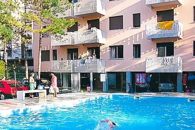 Image de Joli appartement pour 5 personnes avec piscine, climatisation, Tv, balcon et animaux admis