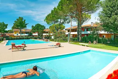 Image de Agréable appartement avec climatisation, Wifi, piscine, Tv, terrasse, animaux admis et parking