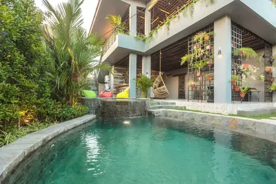 Image de Villa centrale de 7 chambres à Seminyak avec piscine privée