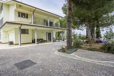 Image de Joli appartement avec climatisation, Wifi, Tv, terrasse, animaux admis, vue panoramique, parking