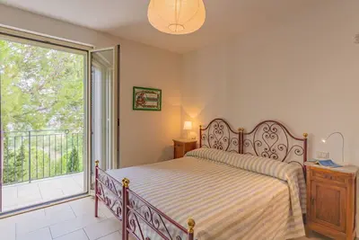 Image de Joli appartement pour 6 personnes avec Wifi, Tv, terrasse, animaux admis, vue panoramique et parking