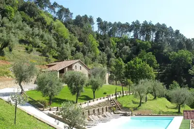 Image de Bel appartement dans une maison de vacances avec piscine, Wifi, climatisation, Tv, terrasse