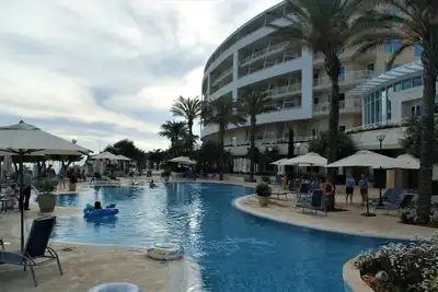 Image de Appartement Double Vue Mer pour 6 à Radisson Blu, Golden Bay