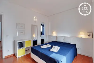 Albufeira Central 1 by Homing