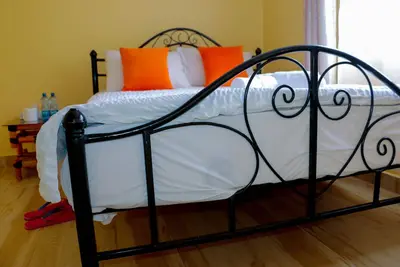 Image de Une chambre privée spacieuse dans un appartement incroyable et sûr